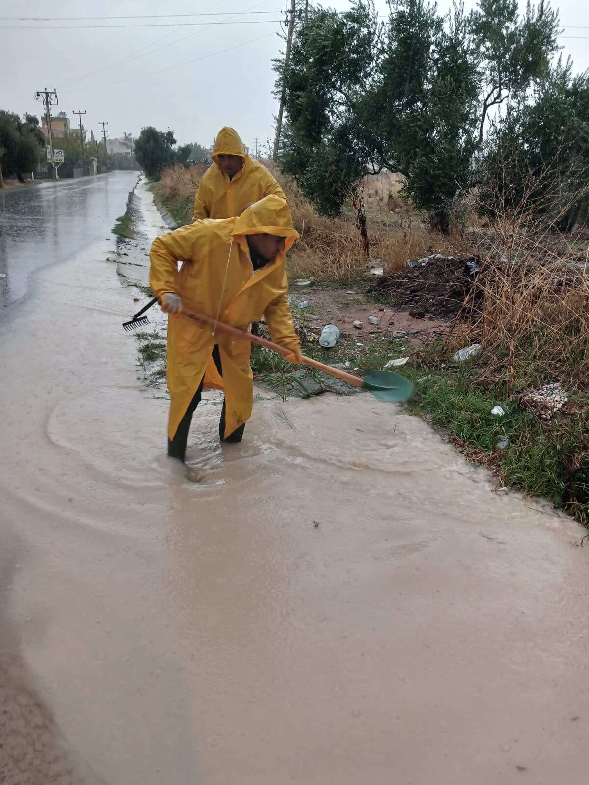Muğla’da Sağanak Mesaisi: Büyükşehir Ekipleri 24 Saatte 111 Olaya Müdahale Etti 7